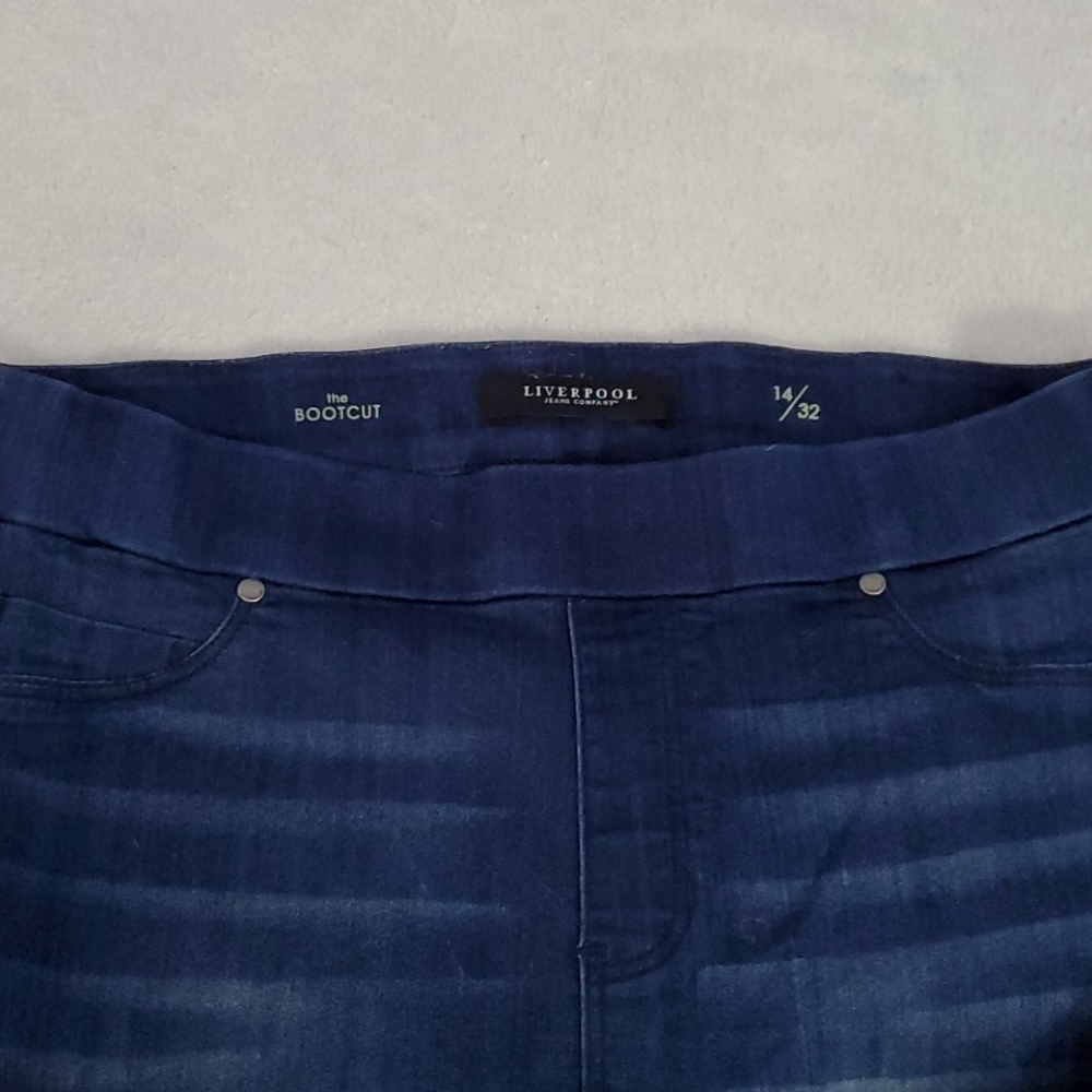 High Rise Stretch Denim - Picture 3 of 3
